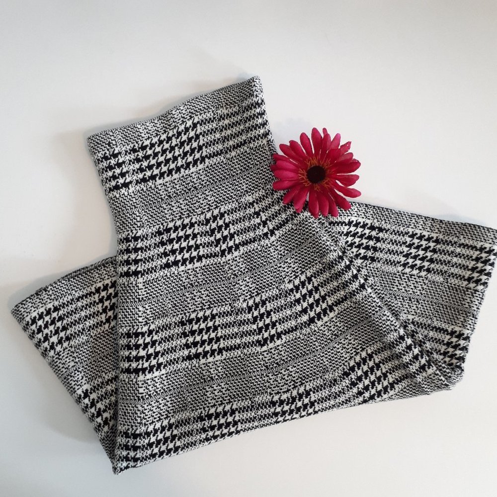 NWOT MAX STUDIO Fit & Flare Houndstooth Knit Skirt - Picture 7 of 16